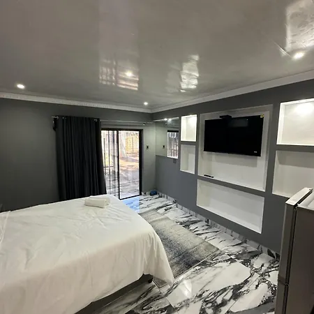 Harry'S Luxury Guest House-3