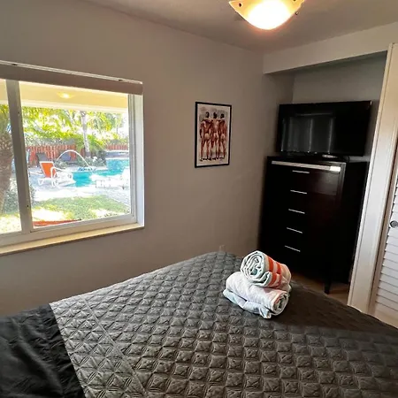Billy'S Resort- Men Only - Solo Hombres-3
