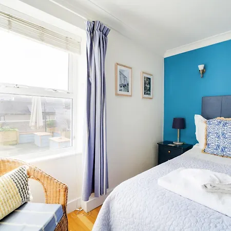 The Artist Loft, Ensuite Guest Rooms, Porthleven-2