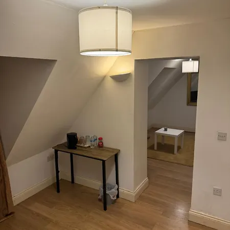 Archway Court-2