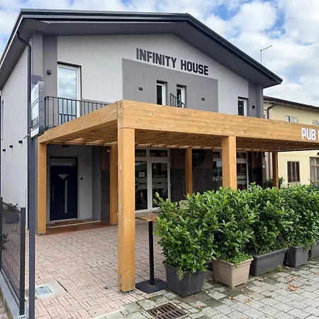Infinity House - Eleganza Moderna tra Treviso e Venezia-3
