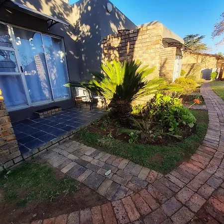 Fourways Guest House-2