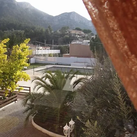 Hostal Braseria Missamaroi-3