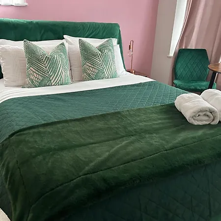 The Lily Pad Near Poole Dorset Self Contained Private Entrance And Free Parking-3