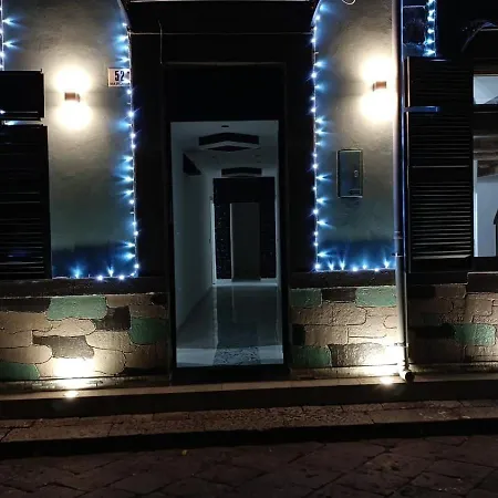 Porta Garibaldi 1-3