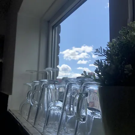 Apple House Guesthouse Heathrow Airport-2