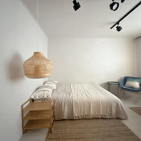 Sparrow House-International Guest Only-2