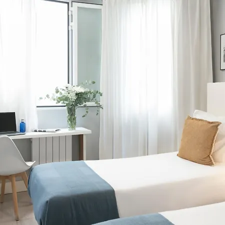 8Rooms Madrid, Smart Self Check-In Rooms-2