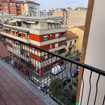 Guesthouse - Metro M1 Sesto Rondò-3