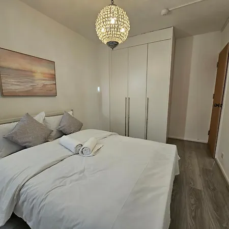 London E1 Stay-3