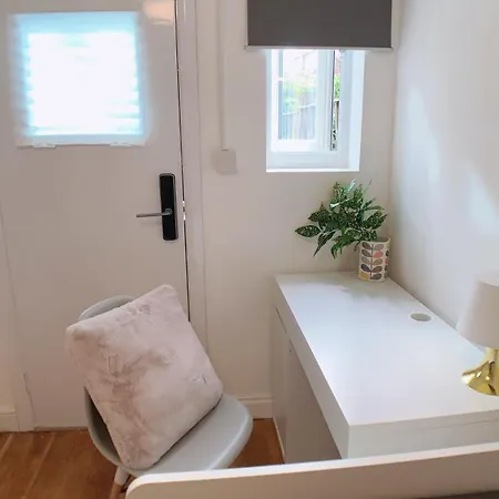 Cozy Ensuite Single Room In Elephant And Castle-2