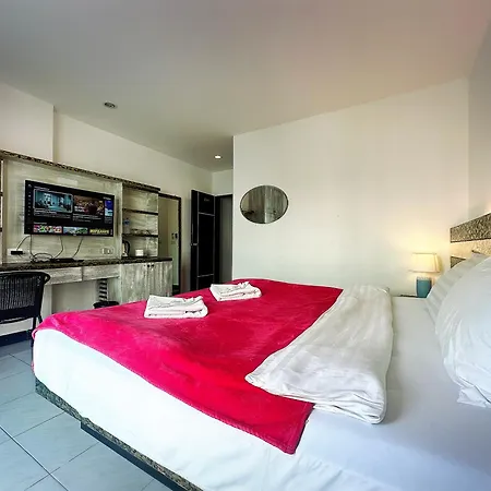The Shades Hotel 50 meter Beach Front-3