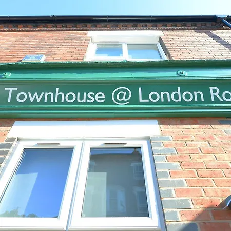 Townhouse Plus @ London Road Stoke-3