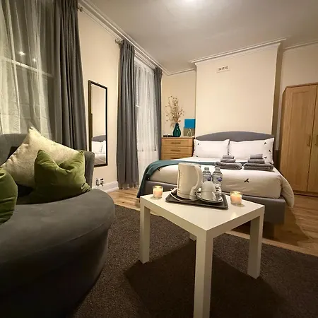 Good Size And Cheap Double Room In Hammersmith-3