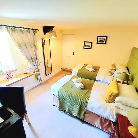 Dolgun Uchaf Historic B&B And Cottages With Boutique Bedrooms In The Heart Of Snowdonia-2