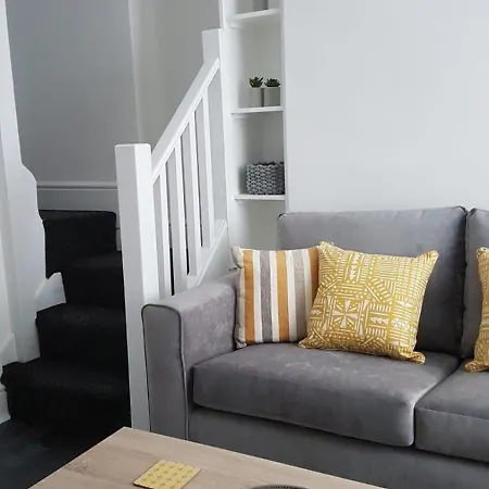Townhouse @ Birches Head Road Stoke-2