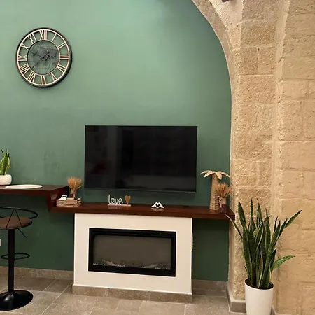 Nicole Suite-2