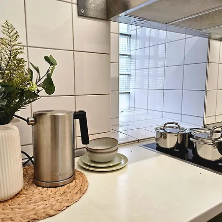 BOARDINGHOUSE PD25 ALTE FEUERWACHE I Unterkunft mit Einzel- und Doppelzimmer I 3min CityHospital I Monteure I Smart TV I Einzelbetten I Küche I Gemeinschaftsraum I Wasch I P-2
