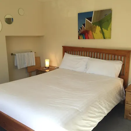 Barbican Reach Guest House-3
