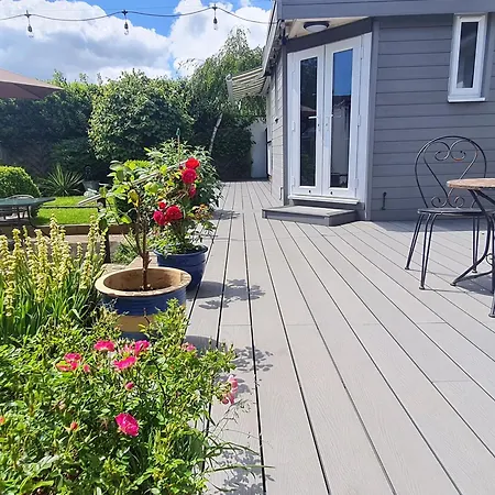 Brookside Guest House & Mini Spa-3