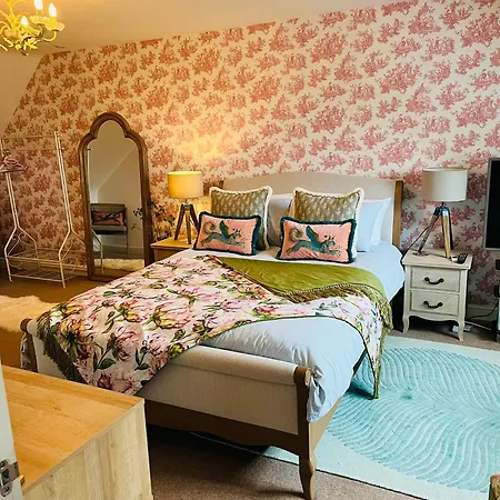 Number 2, Spacious Rooms, Near Ironbridge!-2