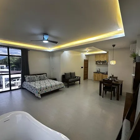 Couple Suite Batangas Private Tub And Sunset Balcony-2