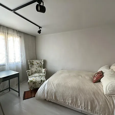 Sparrow House-International Guest Only-3