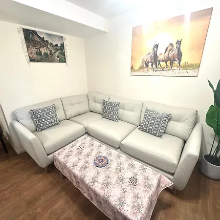 Mos' Place-2