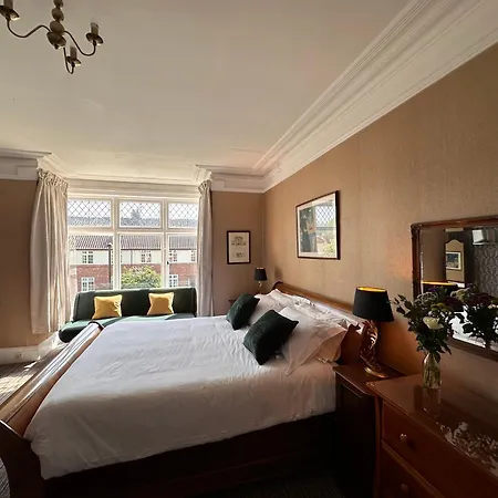 Georges Place-2