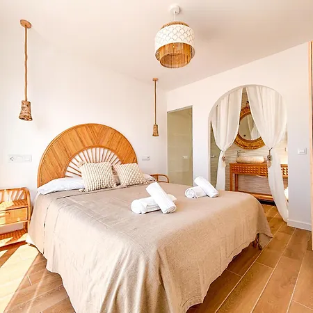 Chakra House Fuerteventura - Private Rooms In A Shared Boutique Guesthouse-3