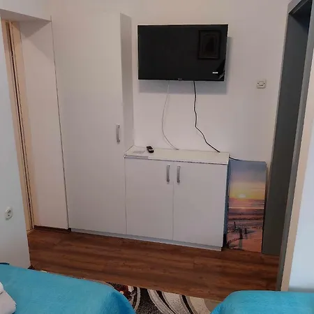 AUTOMOTODROM GROBNIK - Apartments&Rooms Skejić-2