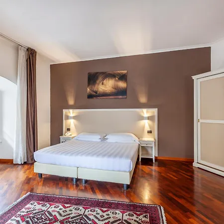 Inn Rome Rooms & Suites-3