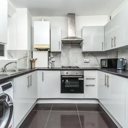 Shared Guest House In Hackney-3