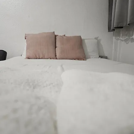 Whites Inn-2