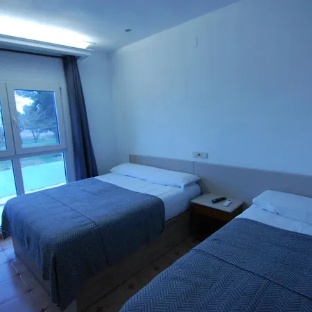 El Hostal 36-3
