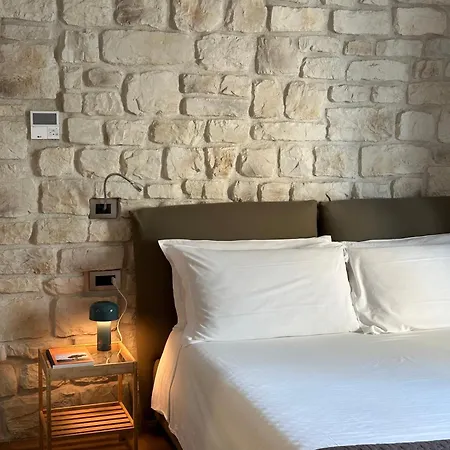 Olivia Rooms Teocrito-2