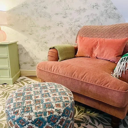 Number 2, Spacious Rooms, Near Ironbridge!-3