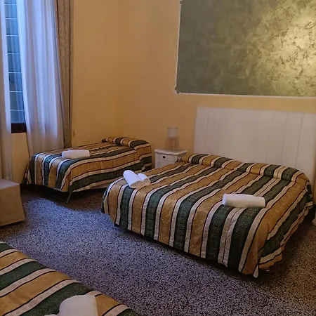 Palazzo Lion Morosini - Check In Presso Locanda Ai Santi Apostoli-2