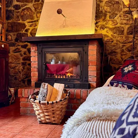 Apartamentos y Casas de Aldea La Pornacal-3