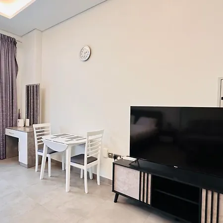Upscale Apartment At Oval Tower Near Downtown With Balcony And Parking By Belvilla-2