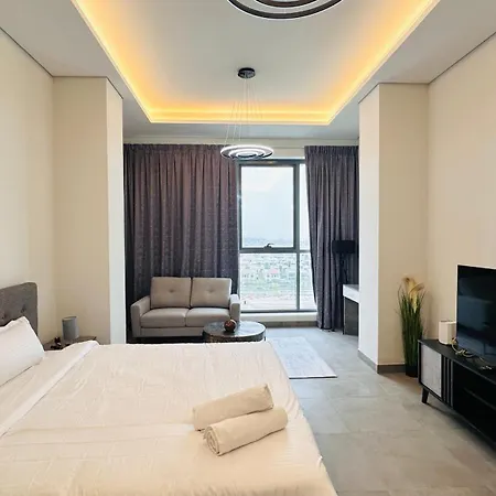 Upscale Apartment At Oval Tower Near Downtown With Balcony And Parking By Belvilla-3