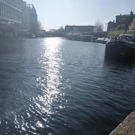 Entire Flat- Walking Distance To Kings Cross-3