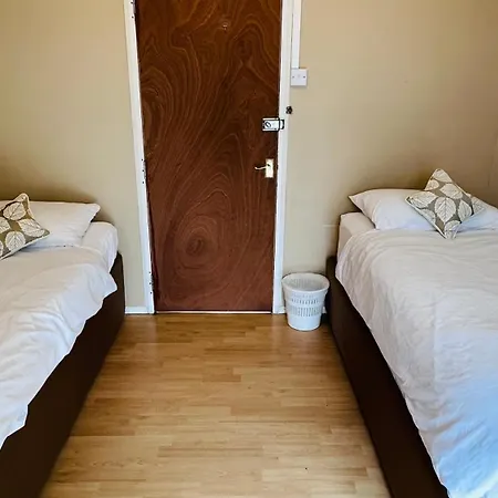 Twin Room In Central London-2