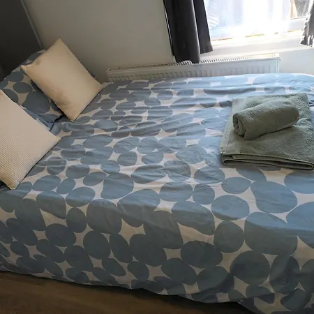 Central En-Suite Room, Wifi, Kitchen And Laundry Access - Room 5-2