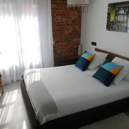 13 Suites-2