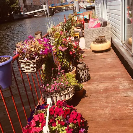 Anna'S Houseboat Bed & Breakfast-2