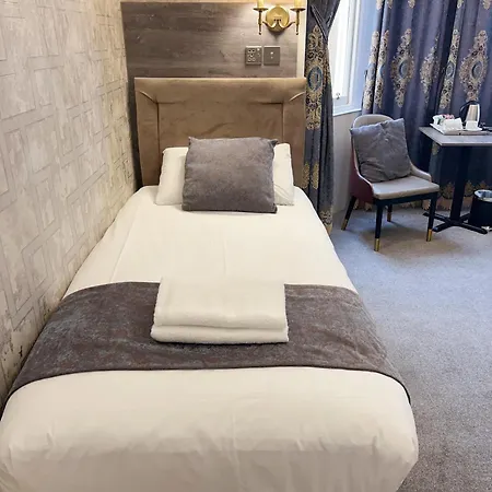 Alexander Guest House-3