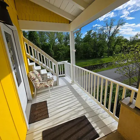 1878 Riverrun - Self-Serve Breakfast, Self Check-In, Wifi, Trail And River Access-No Staff On-Site-2