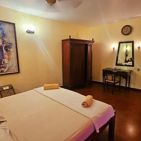 Raintree Lodge-2