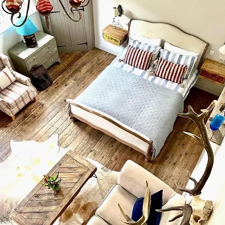 The Lodge At Blue Door Barns-2